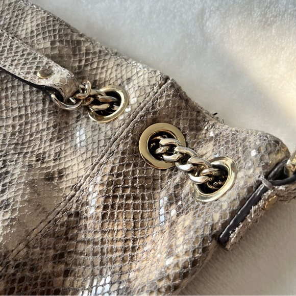 VINTAGE MICHAEL KORS Beige/Brown Python Embossed Leather Jet Set Gold Chain Tote - Picture 12 of 12
